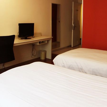 Hanting Express Changzhou Railway Station North Square Room photo