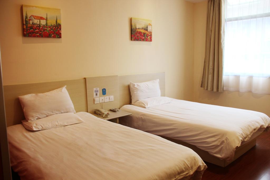 Hanting Express Changzhou Railway Station North Square Room photo