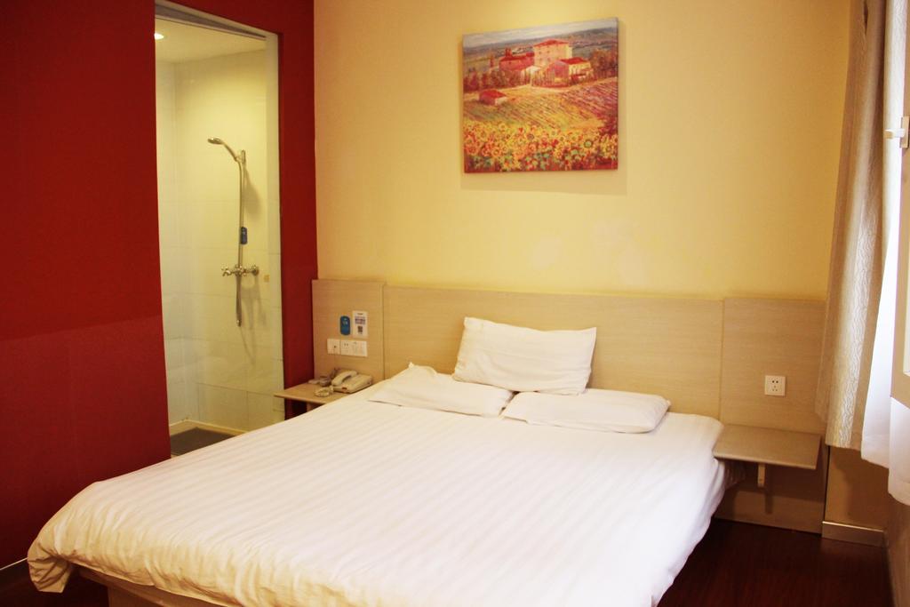 Hanting Express Changzhou Railway Station North Square Room photo